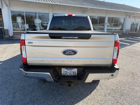 Used 2017 Ford F250 Lariat w/ Lariat Value Package image 9
