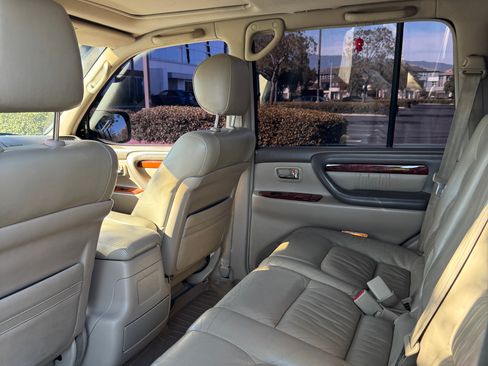 Used 2002 Lexus LX 470 4WD image 12