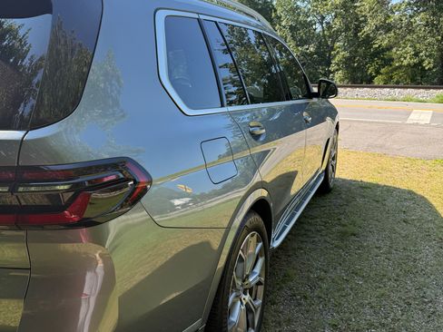 Used 2024 BMW X7 xDrive40i w/ Executive Package image 8