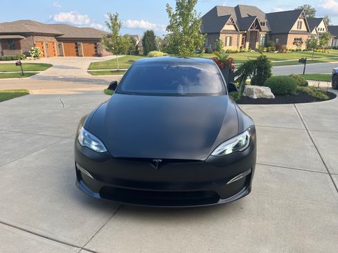 Used 2024 Tesla Model S Plaid AWD/4WD image 2