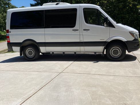 Used 2016 Mercedes-Benz Sprinter 2500 image 5