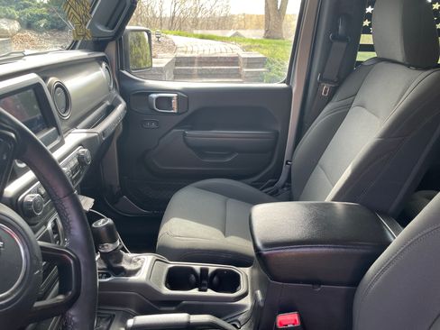 Used 2018 Jeep Wrangler Sport AWD/4WD image 11