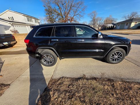 Used 2017 Jeep Grand Cherokee Limited w/ Luxury Group II image 10