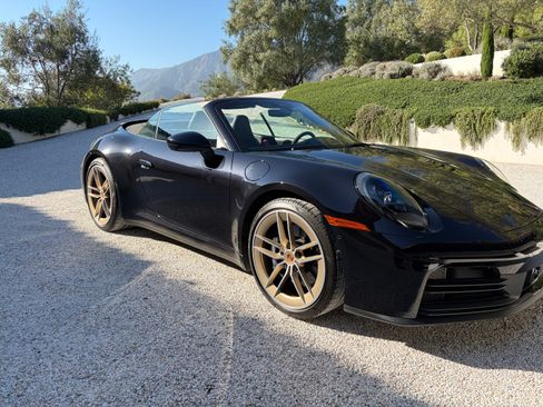 Used 2025 Porsche 911 Carrera image 4