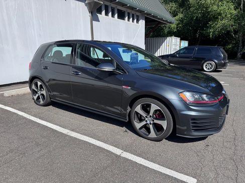 Used 2016 Volkswagen GTI Autobahn w/ Lighting Package (SEL) FWD image 4