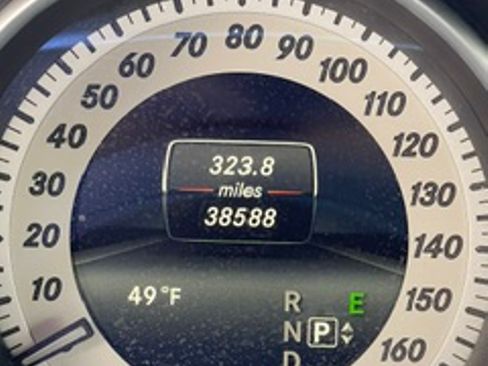 Used 2016 Mercedes-Benz E 350 4MATIC Sedan image 5