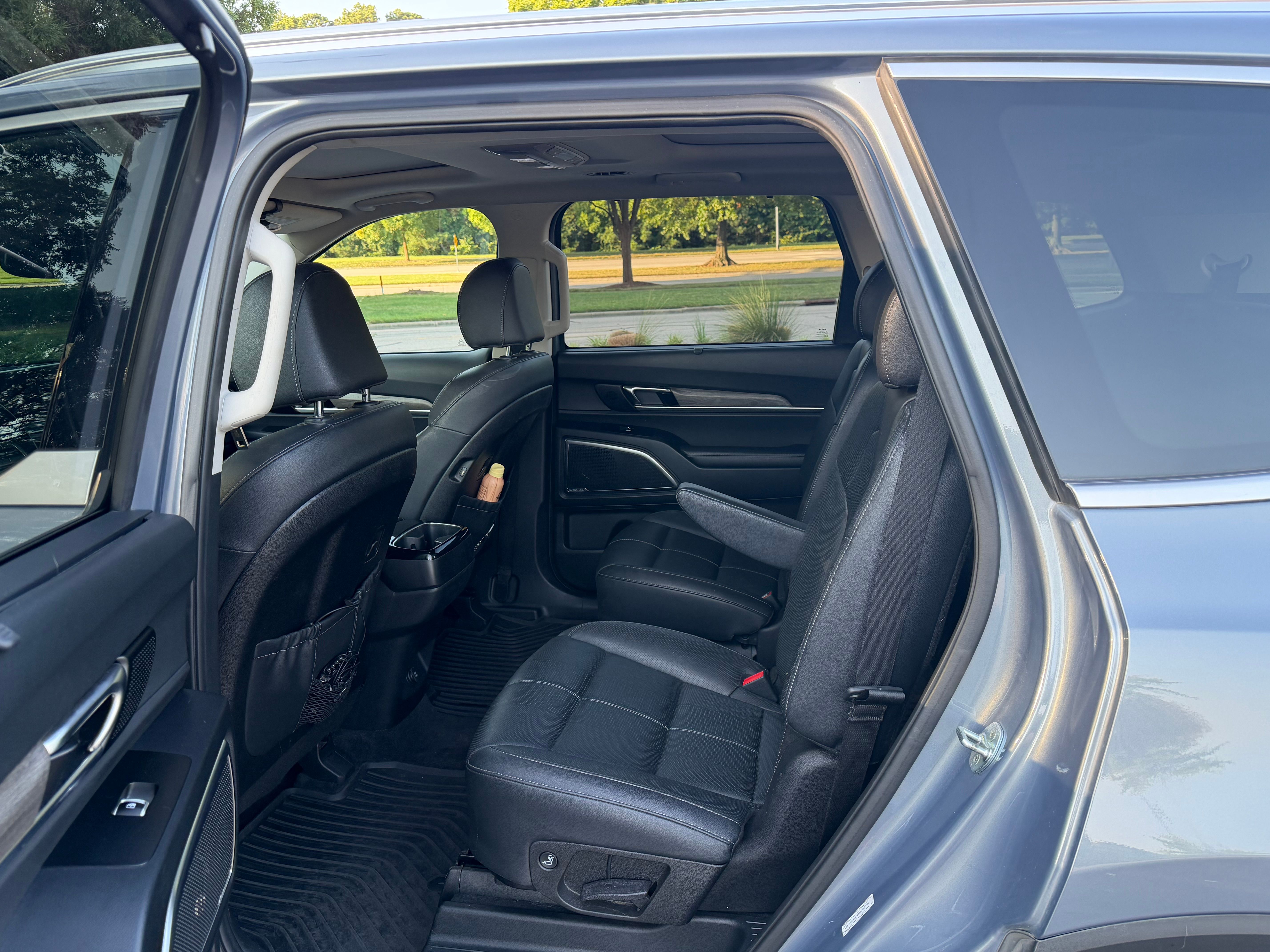 Used 2022 Kia Telluride SX w/ Towing Package FWD image 9