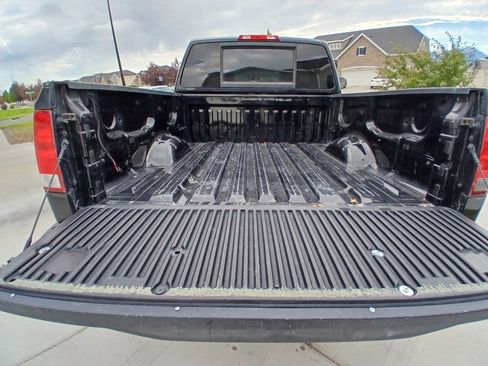 Used 2011 Nissan Titan S w/ S Popular Equipment Pkg AWD/4WD image 9