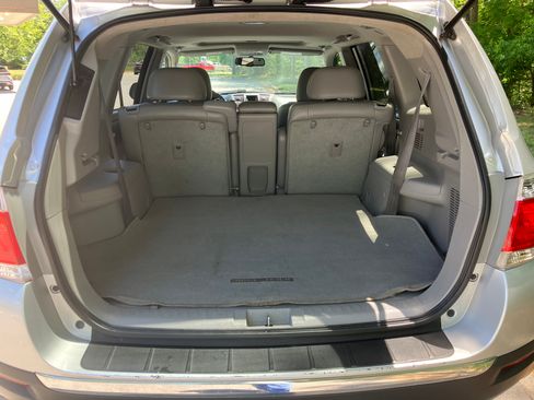 Used 2012 Toyota Highlander SE w/ Tow Pkg AWD/4WD image 21