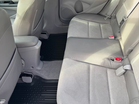 Used 2013 Honda Insight EX image 13