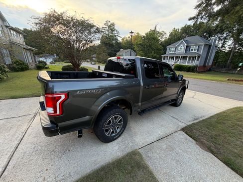 Used 2017 Ford F150 XLT w/ Equipment Group 302A Luxury AWD/4WD image 12
