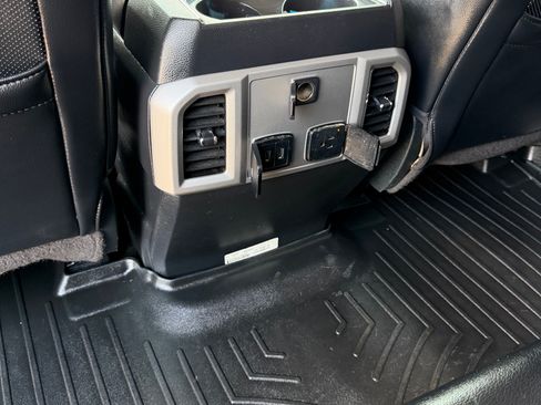 Used 2019 Ford F250 Lariat w/ Lariat Value Package AWD/4WD image 23