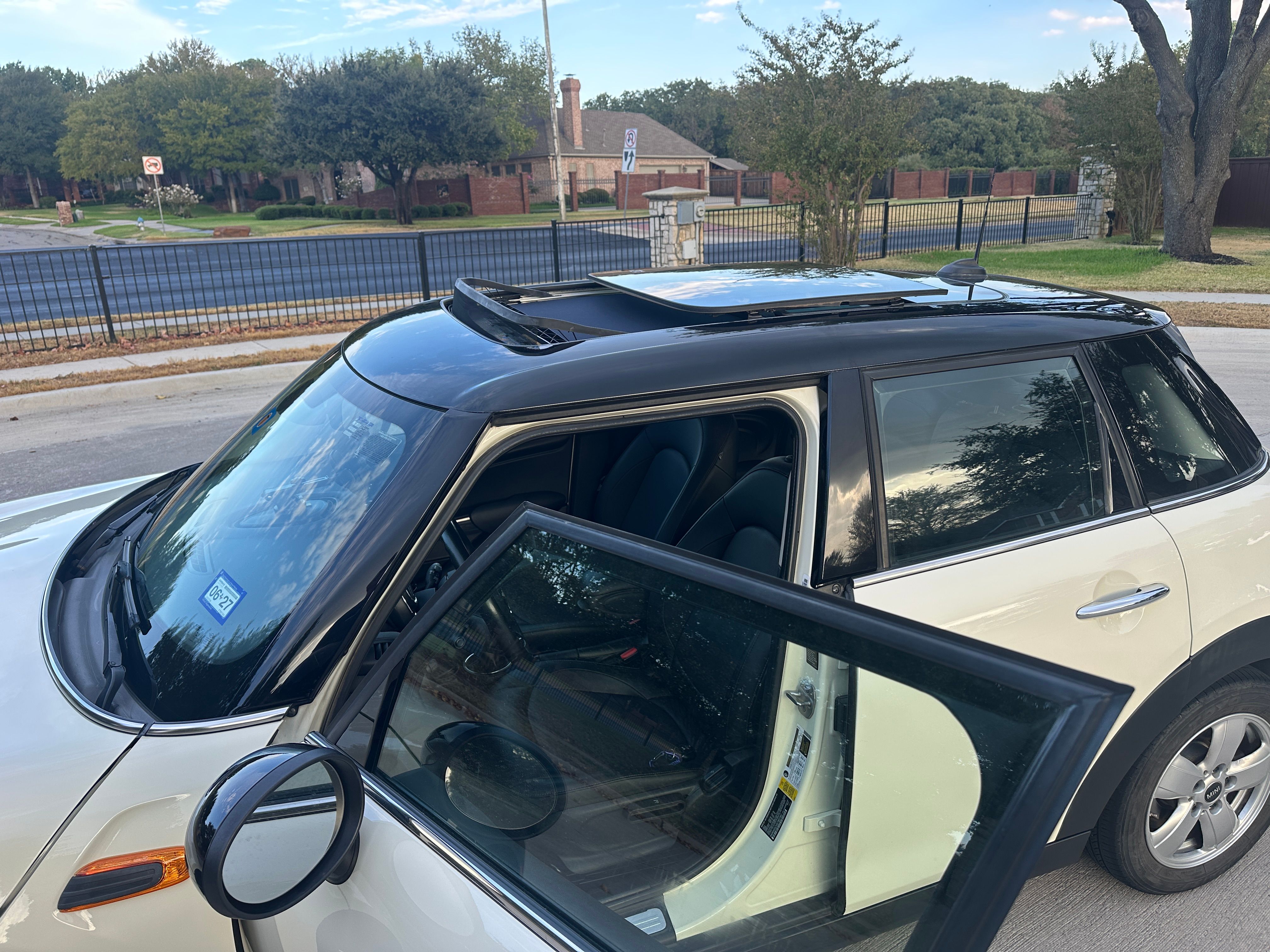 Used 2015 MINI Cooper 4-Door Hardtop FWD image 19