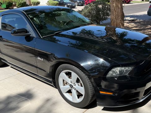 Used 2013 Ford Mustang GT Premium RWD image 2