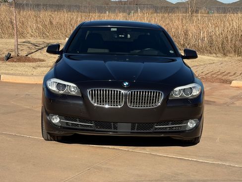 Used 2011 BMW 550i Sedan image 4