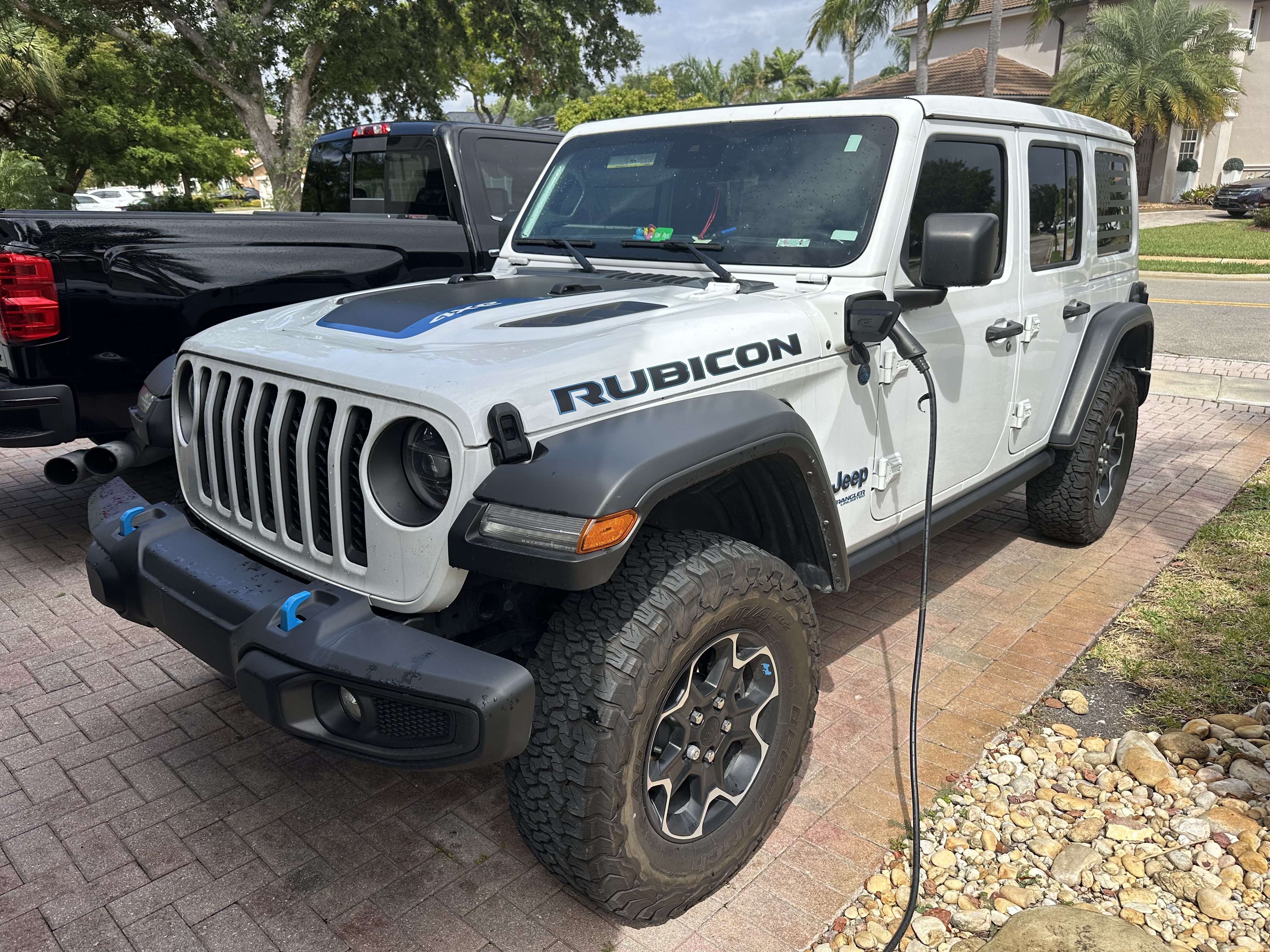 Used 2022 Jeep Wrangler Unlimited Rubicon 4xe w/ Safety Group AWD/4WD image 2