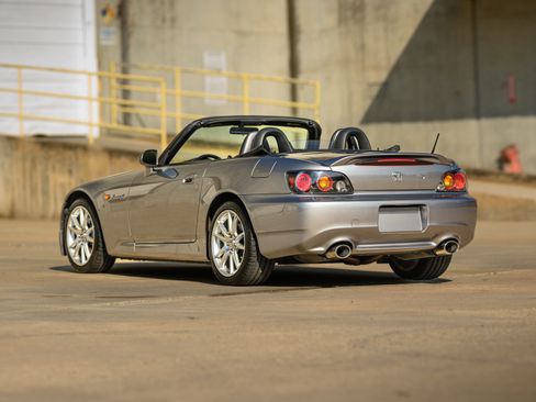 Used 2004 Honda S2000 image 4