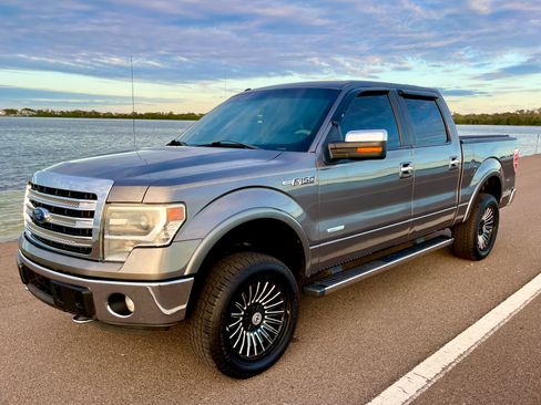 Used 2013 Ford F150 Lariat w/ Luxury Equipment Group image 4