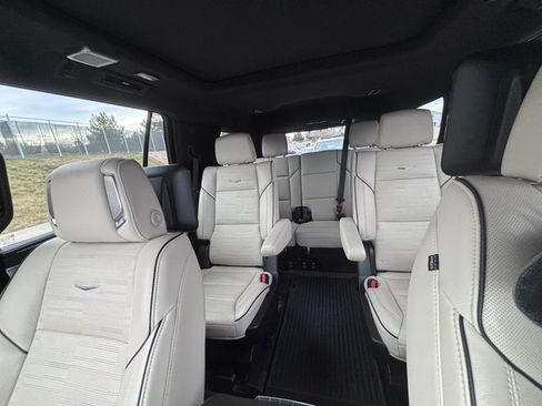 Used 2024 Cadillac Escalade Sport w/ LPO, ONYX Package image 2