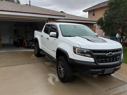 Used 2017 Chevrolet Colorado ZR2 image 1