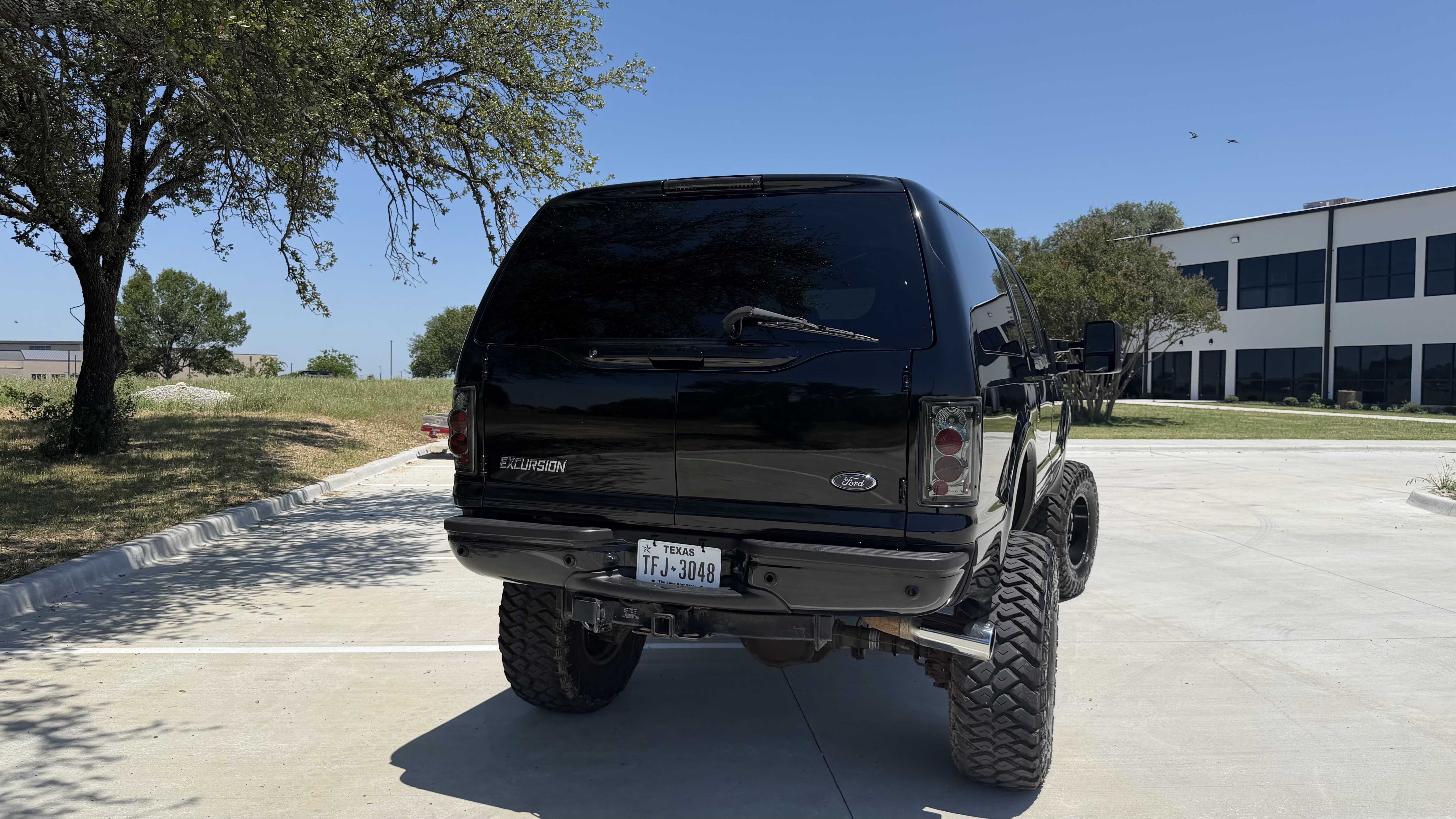 Used 2004 Ford Excursion Limited AWD/4WD image 6