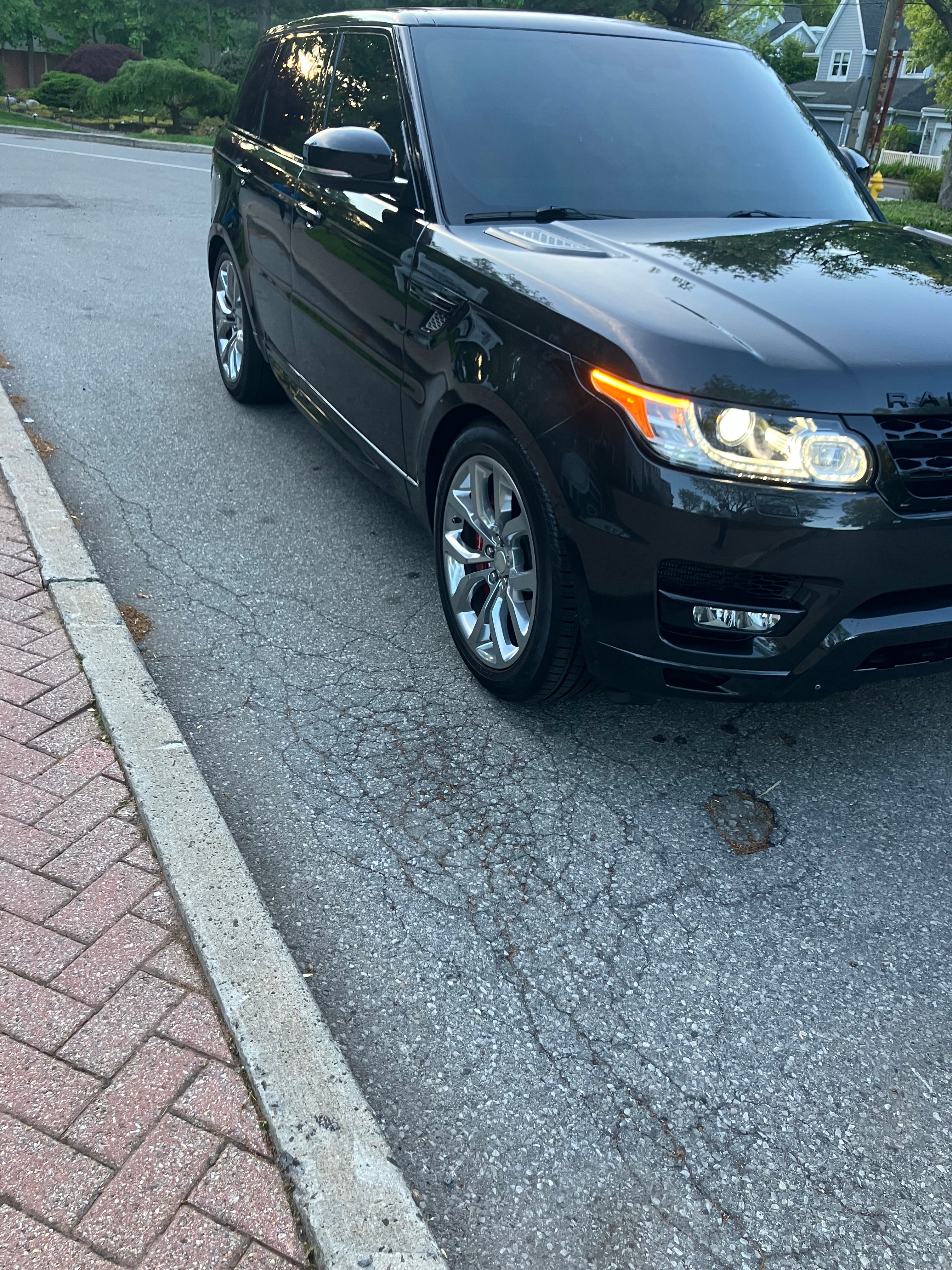 Used 2014 Land Rover Range Rover Sport Supercharged AWD/4WD image 6