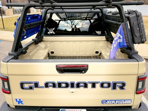 Used 2020 Jeep Gladiator Sport image 6