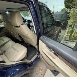 Used 2011 Land Rover Range Rover Sport HSE AWD/4WD image 17