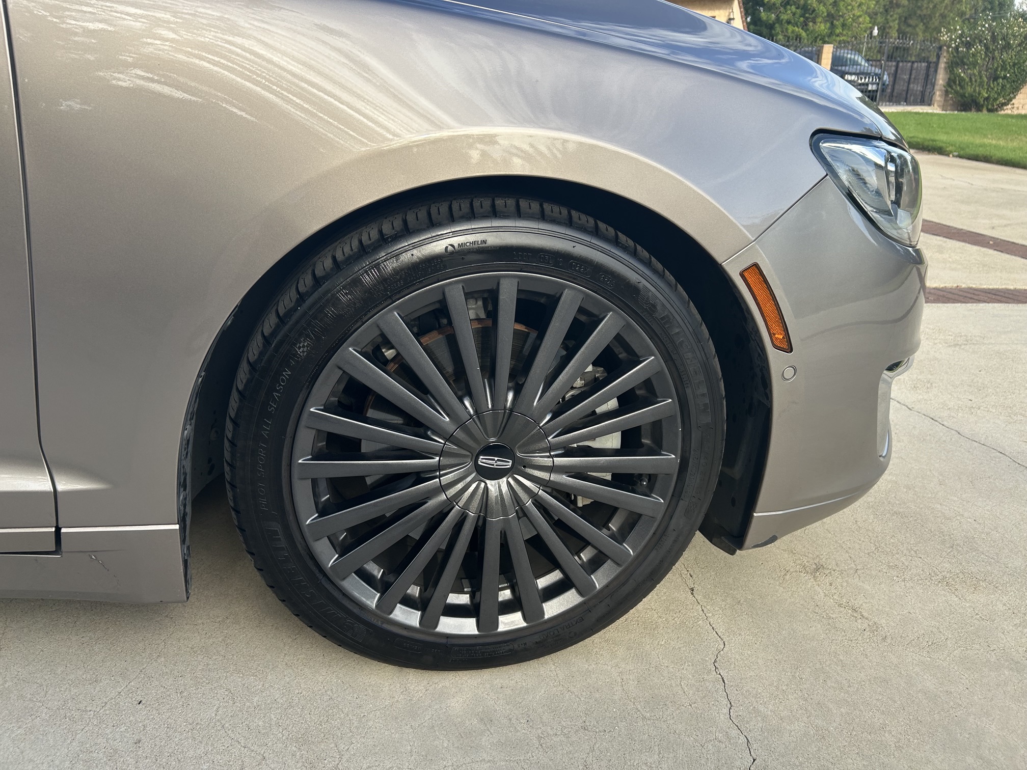 Used 2018 Lincoln MKZ Reserve w/ Luxury Package AWD/4WD image 11
