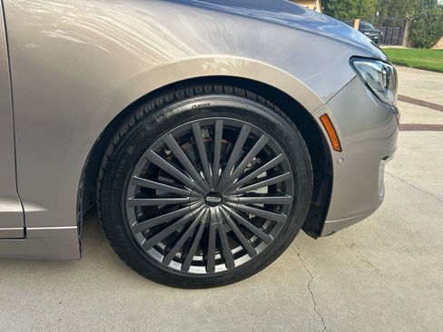 Used 2018 Lincoln MKZ Reserve w/ Luxury Package AWD/4WD image 11