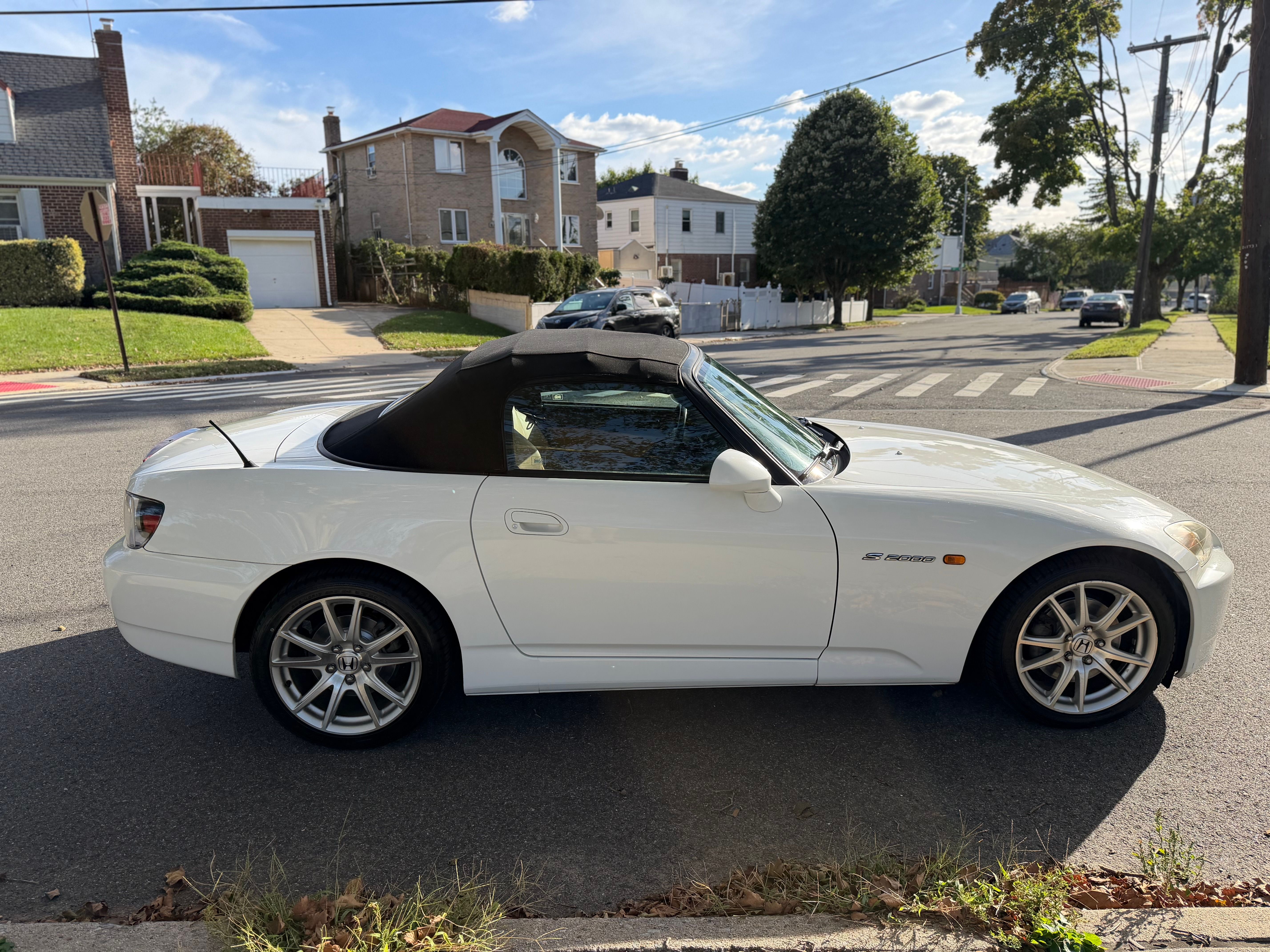 Used 2004 Honda S2000 image 9