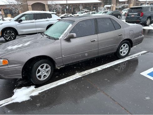 Used 1996 Toyota Camry LE image 2