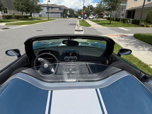 Used 2007 Saturn Sky image 2