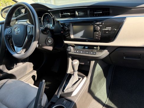 Used 2014 Toyota Corolla LE image 12