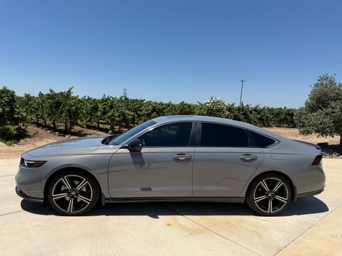 Used 2023 Honda Accord Sport image 2