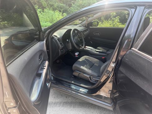 Used 2022 Honda HR-V EX image 8