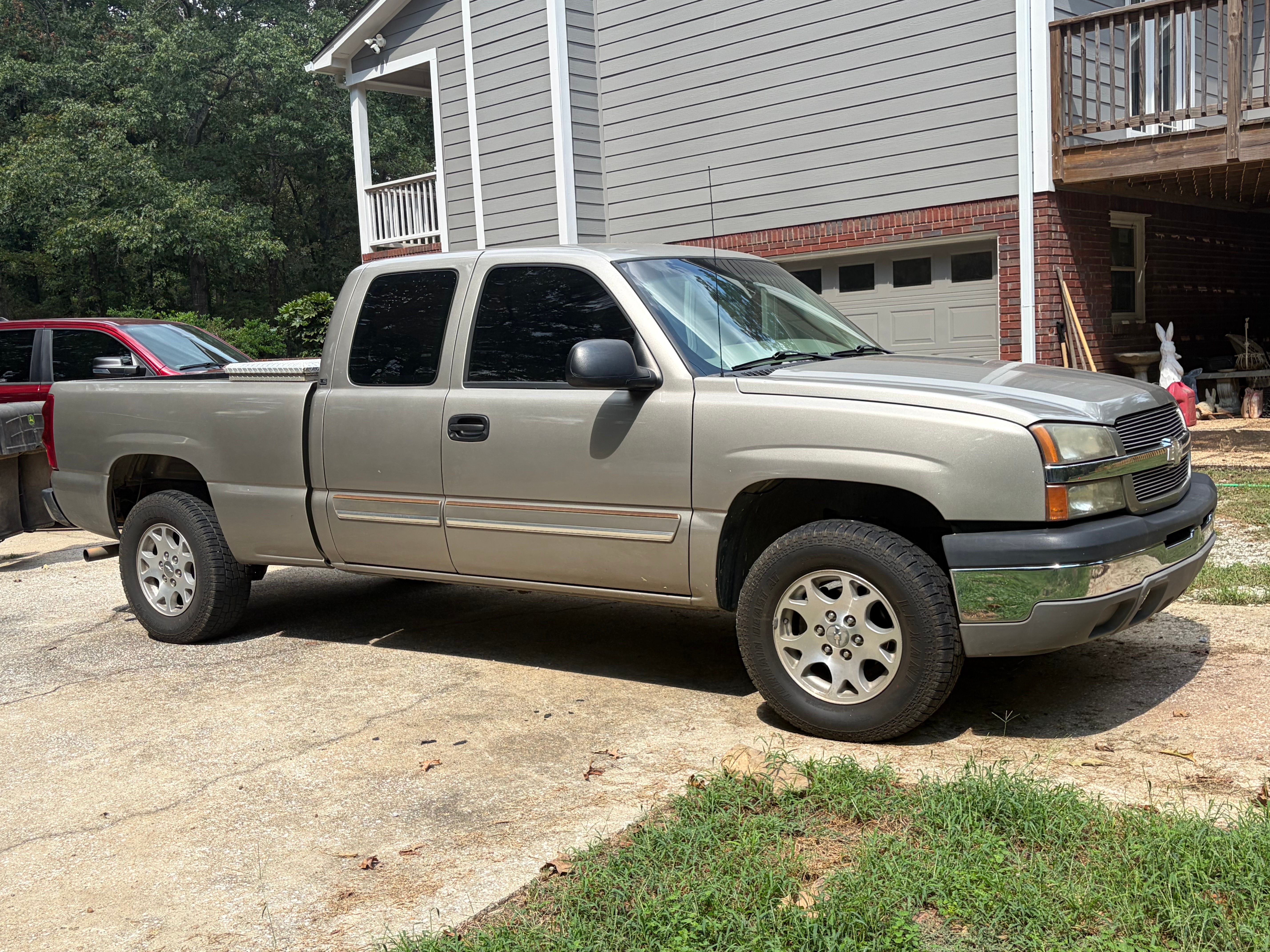 Used 2003 Chevrolet Silverado 1500 LS RWD image 2
