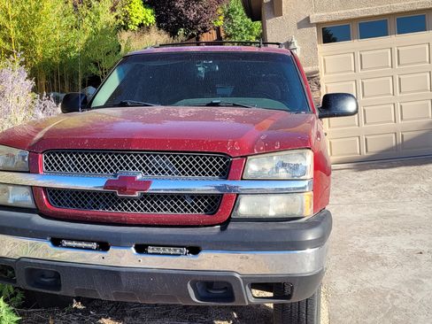 Used 2006 Chevrolet Avalanche LS w/ Avalanche South-West Package image 16