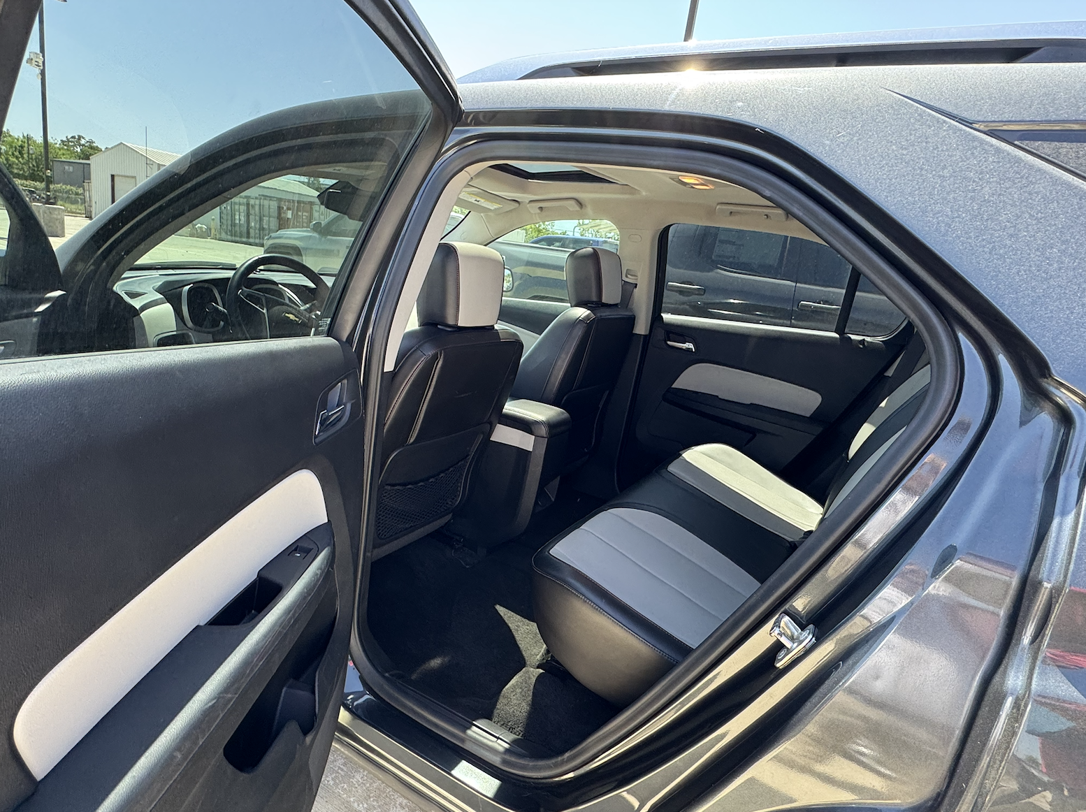 Used 2017 Chevrolet Equinox Premier w/ Enhanced Convenience Package FWD image 5