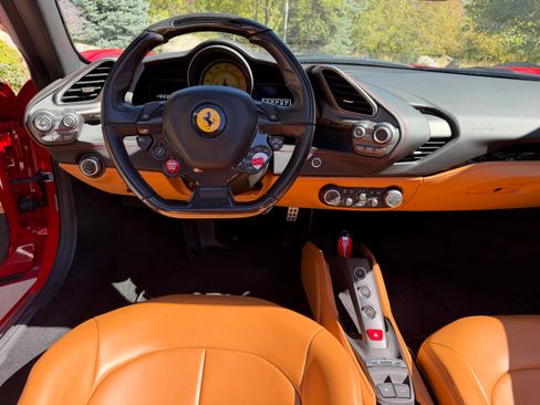 Used 2018 Ferrari 488 Spider RWD image 19