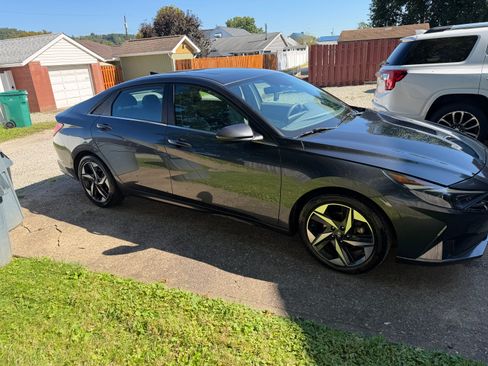 Used 2021 Hyundai Elantra SEL w/ Convenience + Premium Package FWD image 1
