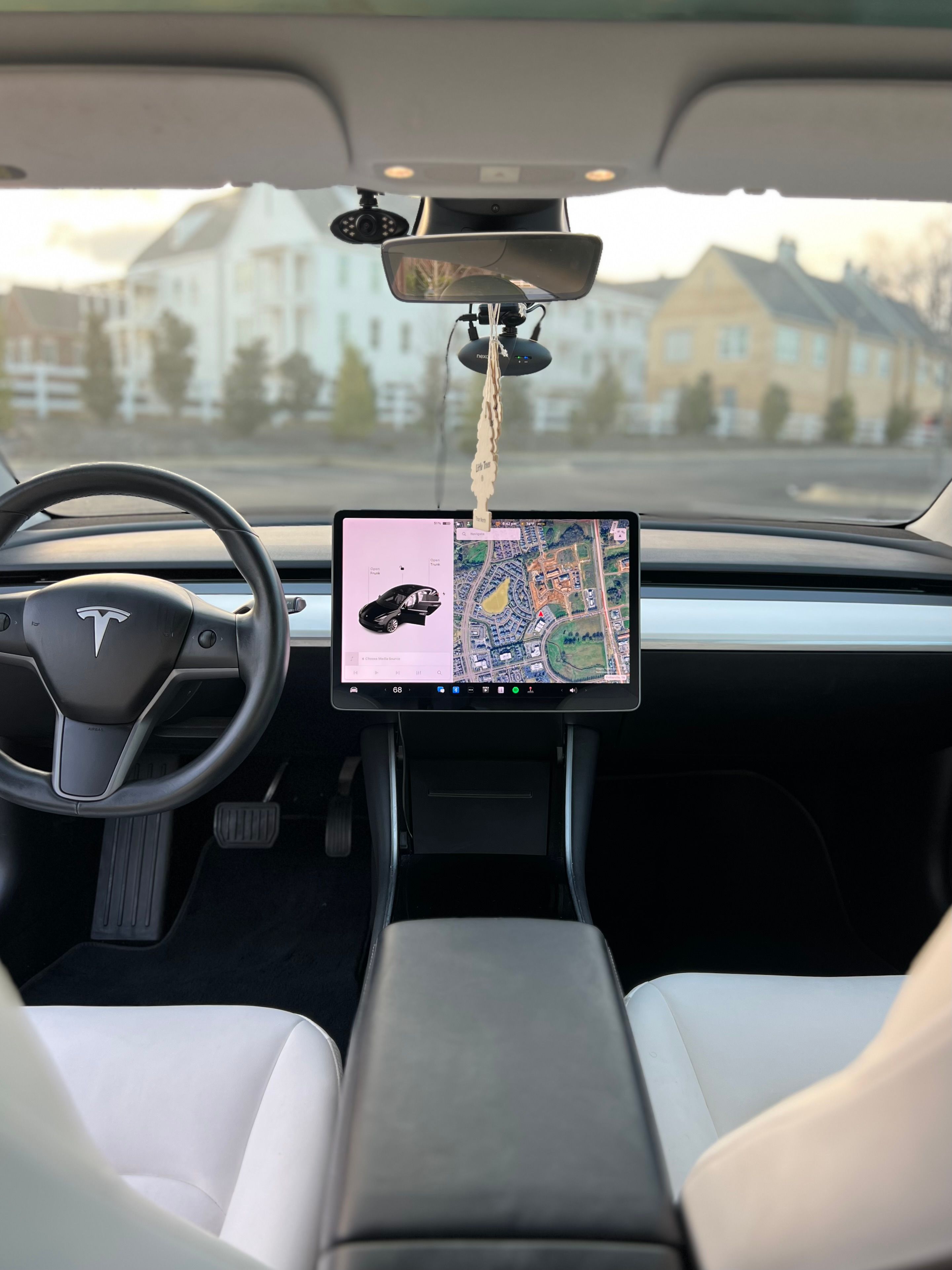 Used 2018 Tesla Model 3 Mid Range RWD image 11