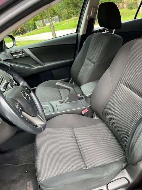 Used 2013 MAZDA MAZDA3 i Touring FWD image 14