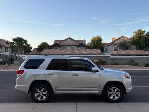 Used 2011 Toyota 4Runner SR5 w/ Convenience Pkg RWD image 5