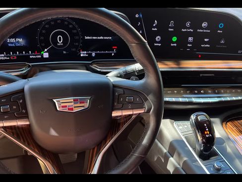 Used 2023 Cadillac Escalade Luxury image 13