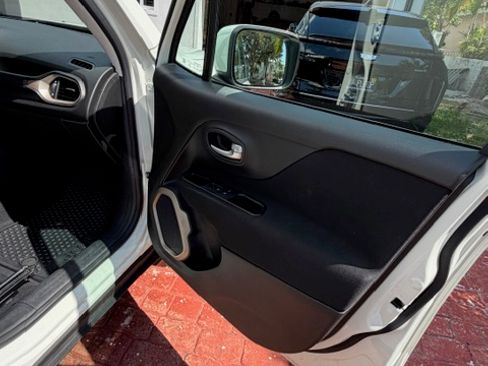 Used 2016 Jeep Renegade Latitude w/ Cold Weather Group AWD/4WD image 14