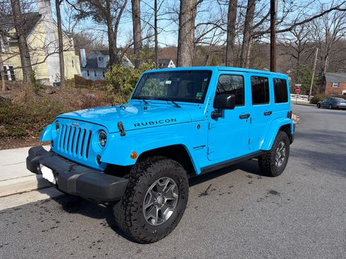 Used 2018 Jeep Wrangler Unlimited Rubicon w/ Connectivity Group image 1