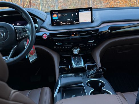 Used 2024 Acura MDX SH-AWD w/ Technology Package image 10