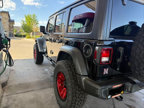 Used 2018 Jeep Wrangler Unlimited Sport S AWD/4WD image 2