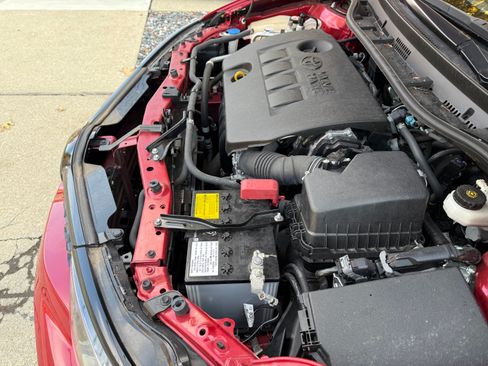 Used 2018 Toyota Corolla iM image 16